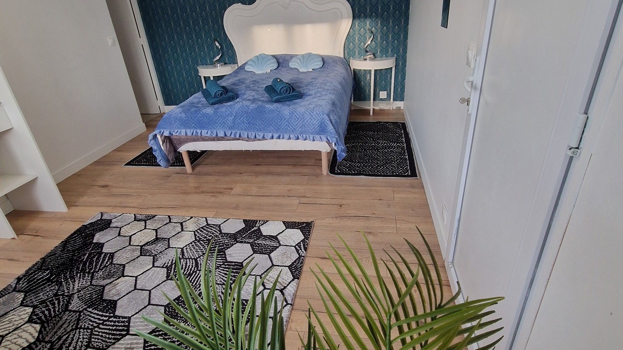 Photo of Bedroom in Courtry