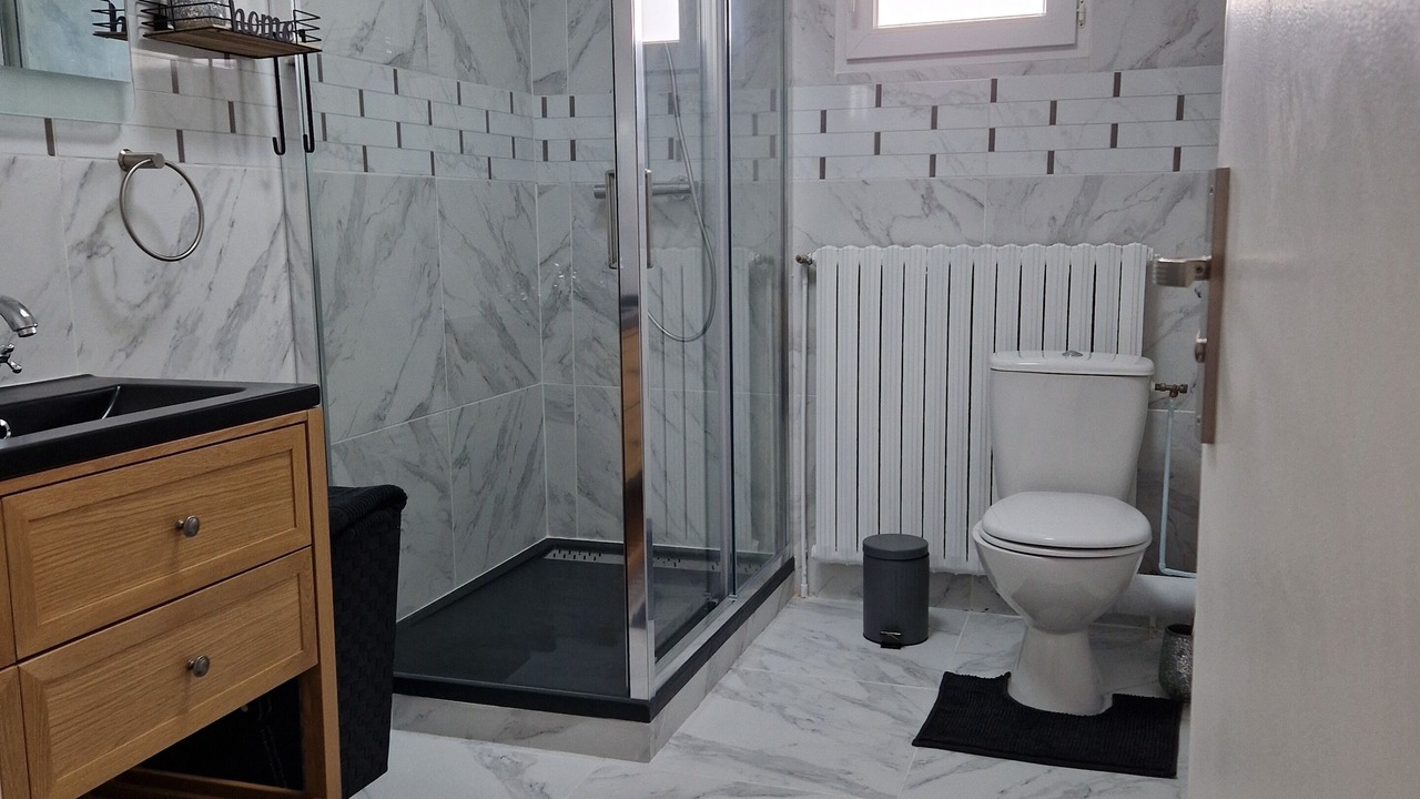 Photo of Bathroom in Courtry