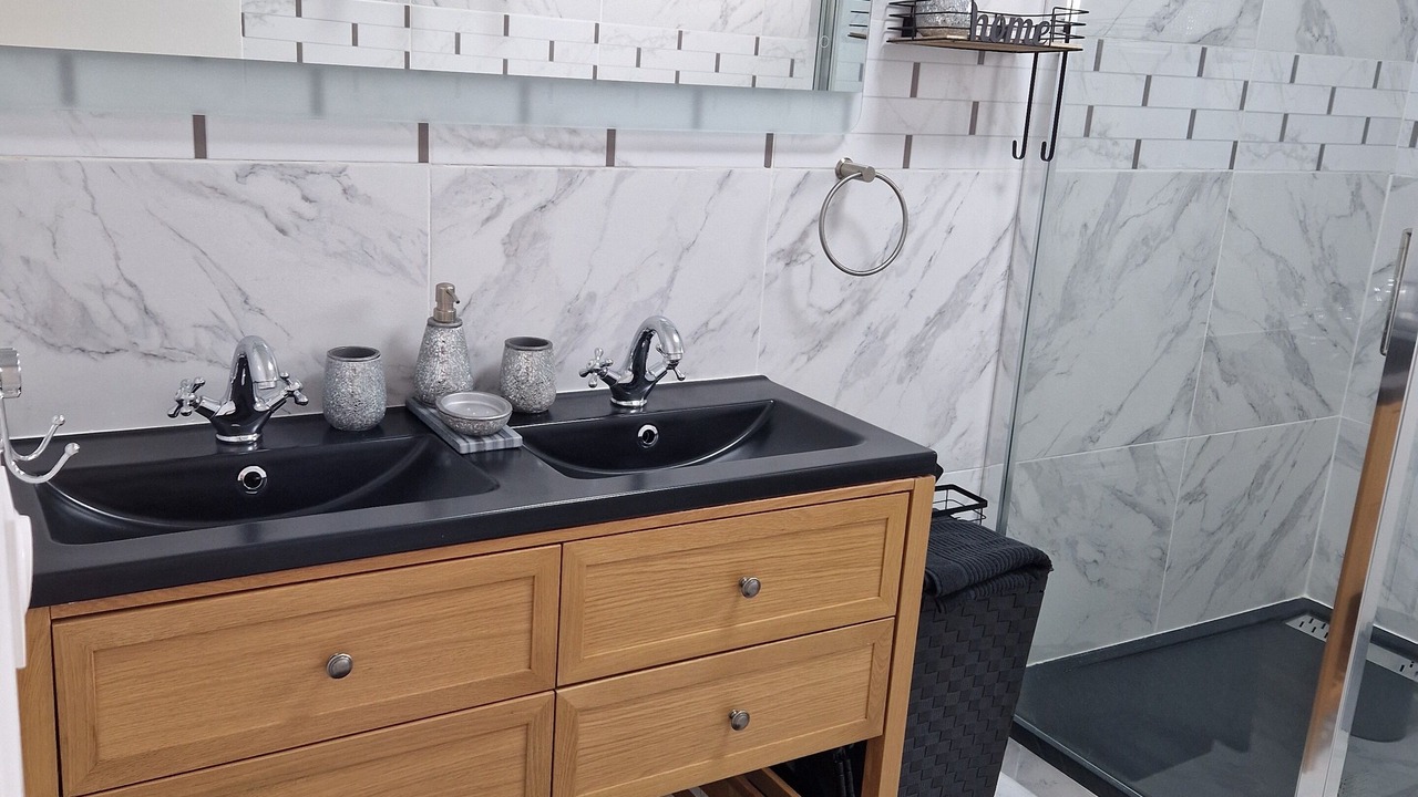 Photo of Bathroom in Courtry
