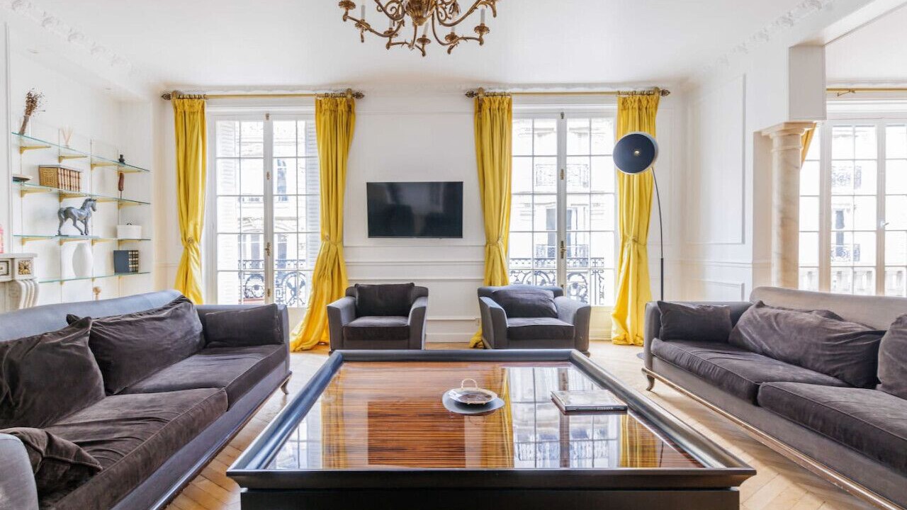 Photo of Livingroom in 17th Arrondissement
