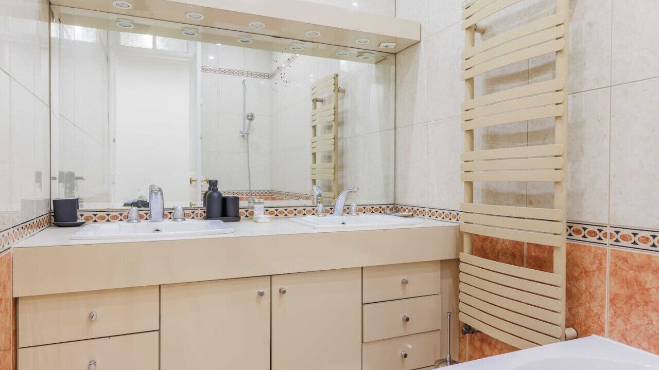 Photo of Bathroom in 17th Arrondissement