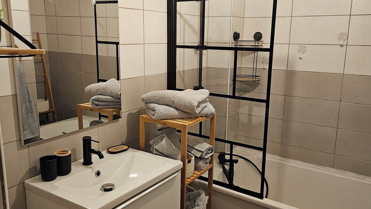 Photo of Bathroom in Charleville-Mezieres