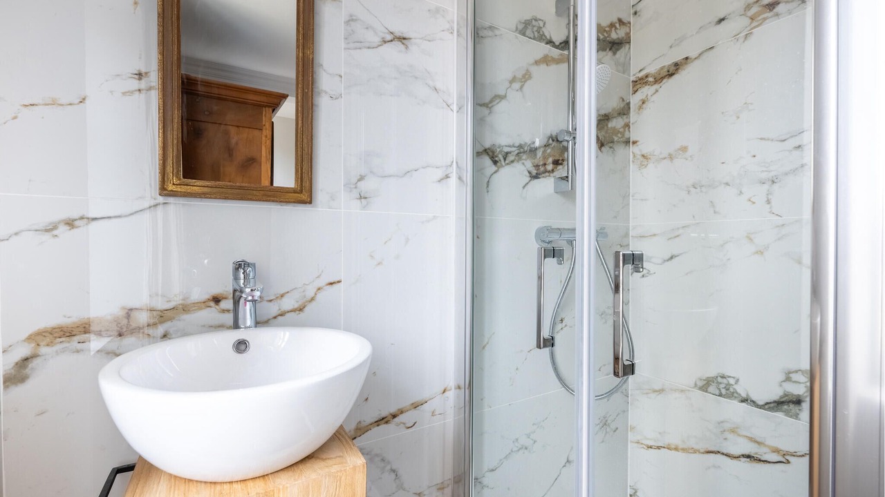 Photo of Bathroom in Vienne-en-Arthies