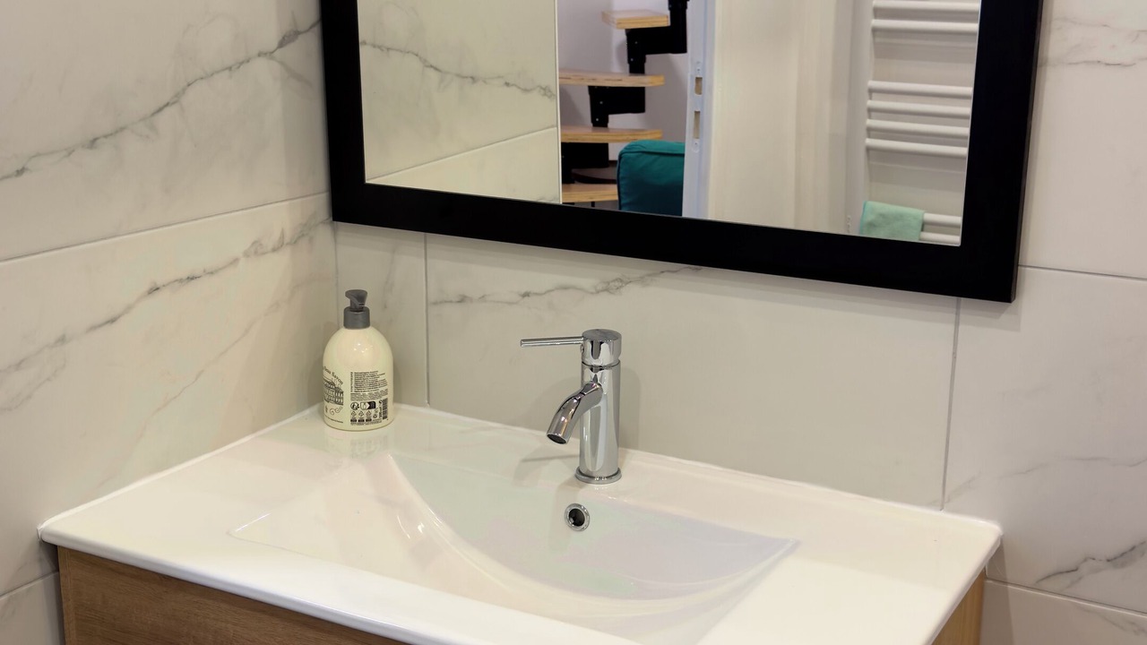 Photo of Bathroom in Centre