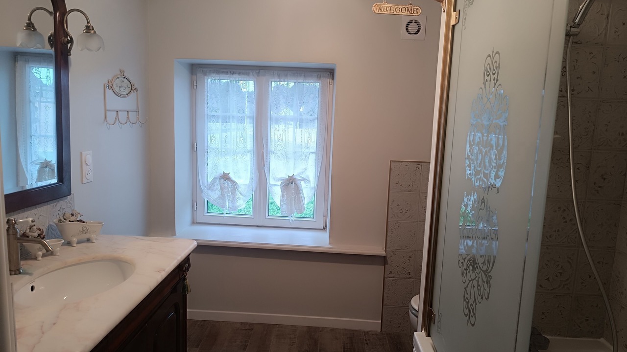 Photo of Bathroom in Jouarre