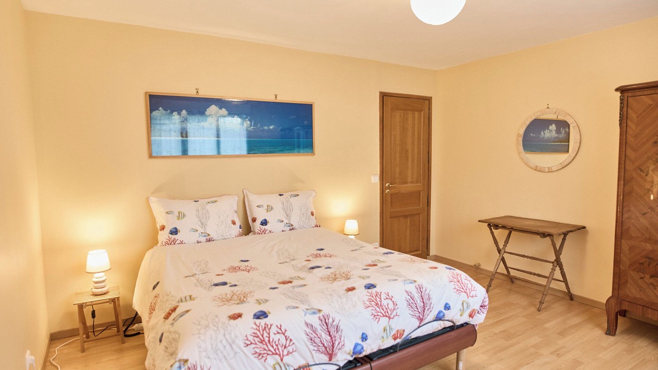 Photo of Bedroom in Colembert
