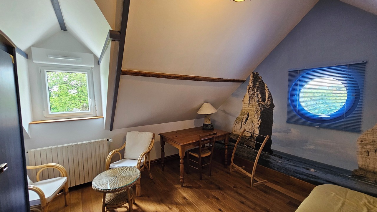 Photo of Bedroom in Villainville