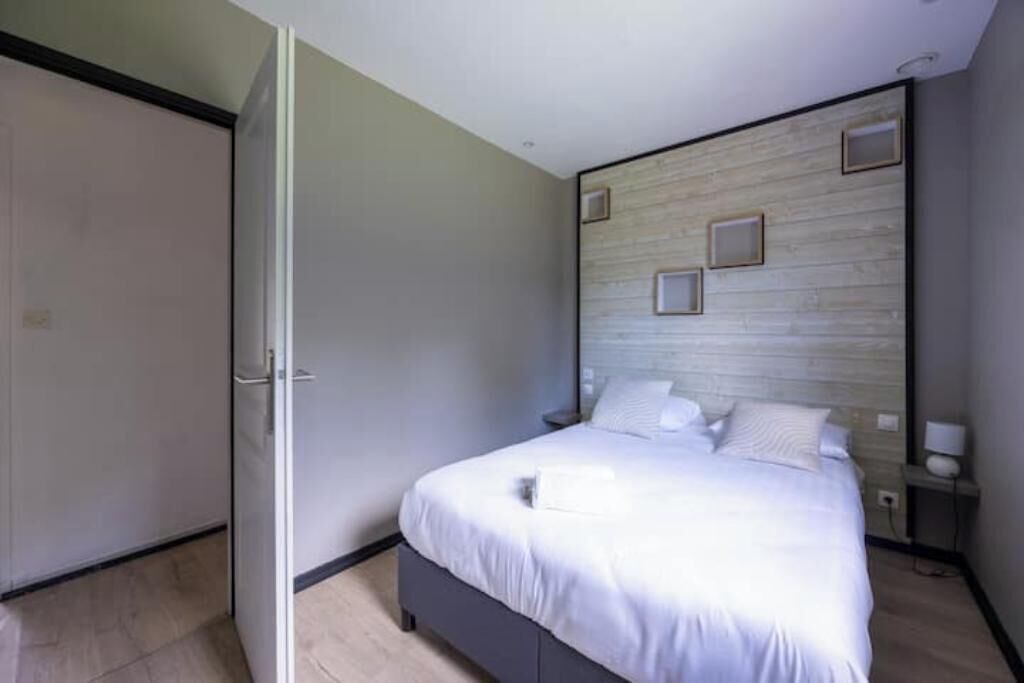 Photo of Bedroom in Ablon