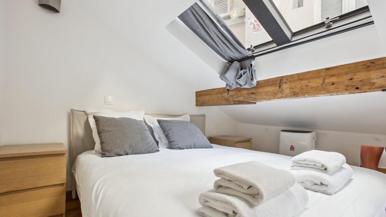 Photo of Bedroom in 8th Arrondissement