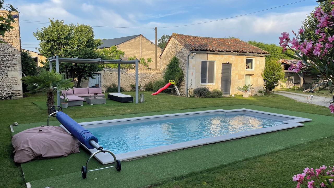 Photo of Outdoor in Roullet-Saint-Estephe