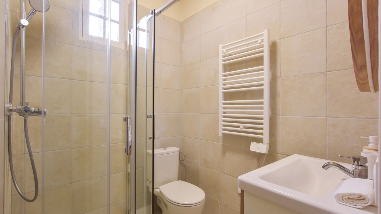 Photo of Bathroom in Flancourt-Catelon