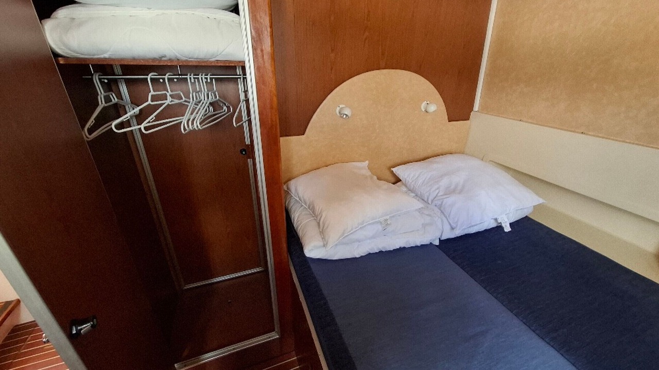 Photo of Bedroom in Chenille-Change
