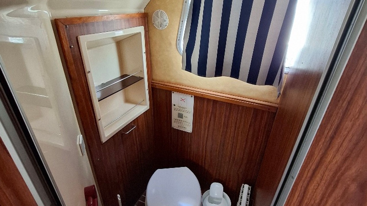 Photo of Bathroom in Chenille-Change