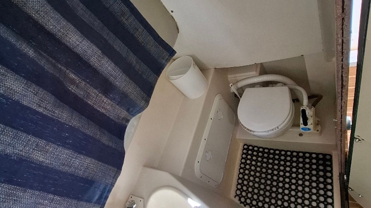 Photo of Bathroom in Chenille-Change