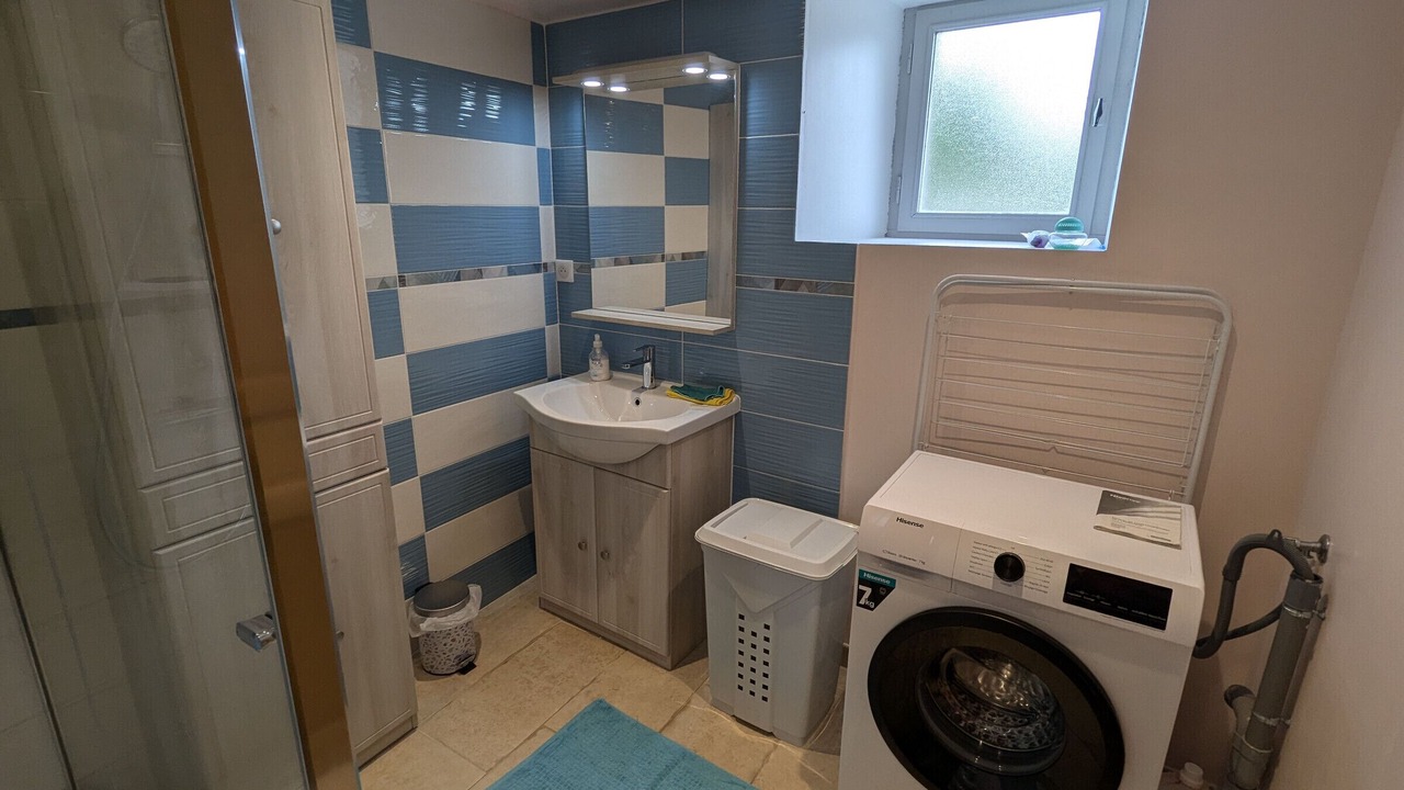 Photo of Bathroom in Freville-du-Gatinais