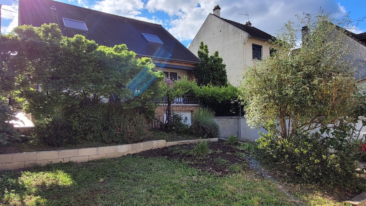 Photo of Outdoor in Palaiseau