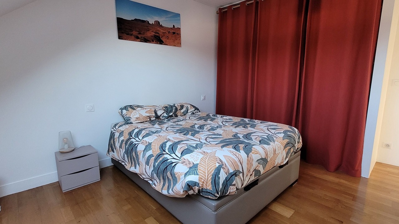 Photo of Bedroom in Palaiseau