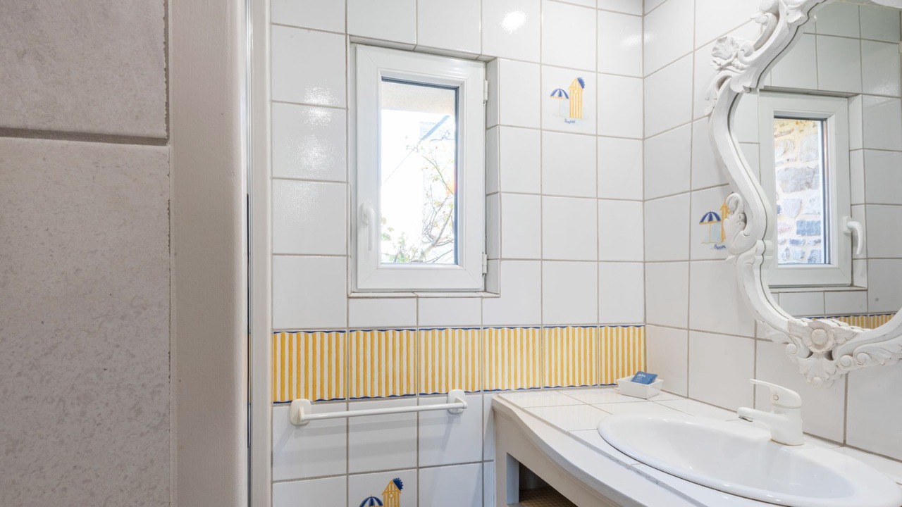 Photo of Bathroom in Creances