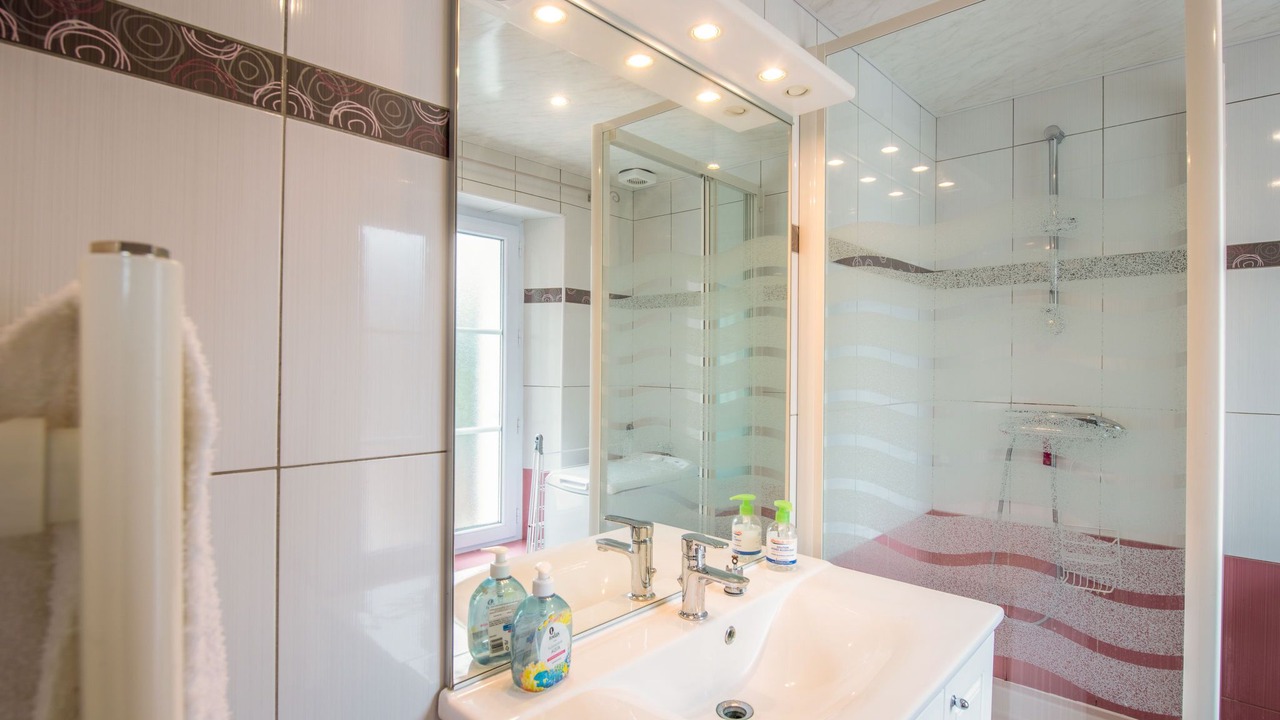 Photo of Bathroom in Saint-Pierre-en-Port
