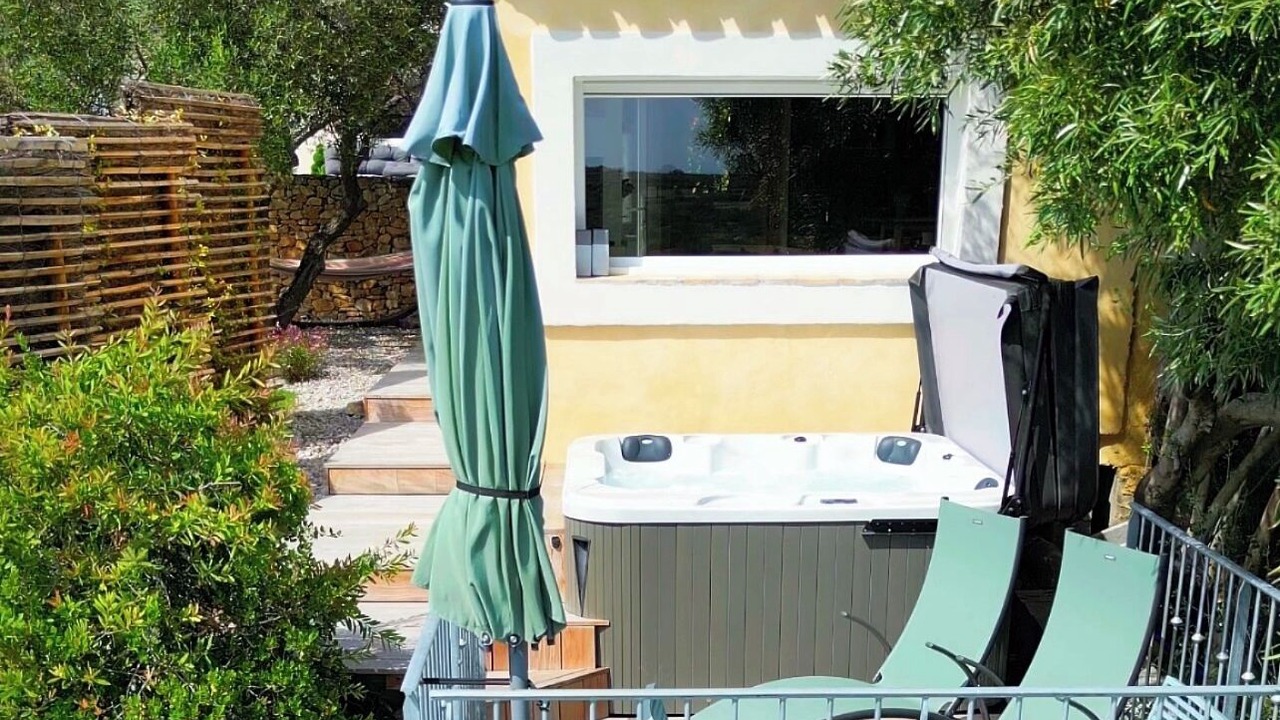 Photo of Patio Balcony in Cazouls-les-Beziers