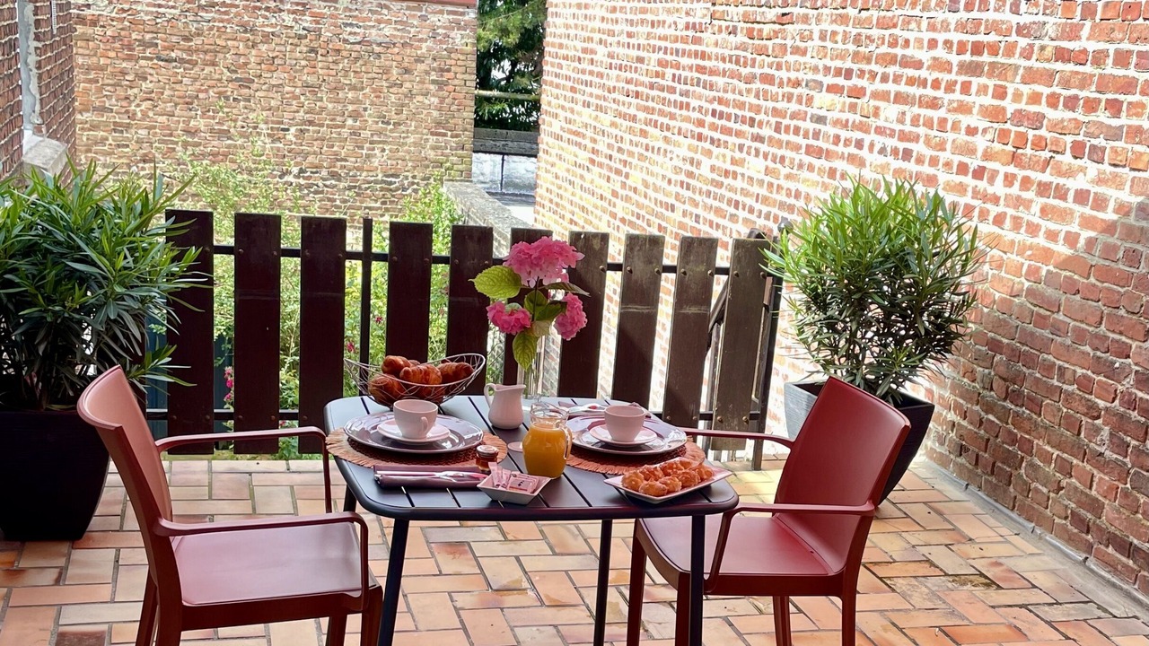 Photo of Outdoor in Lens