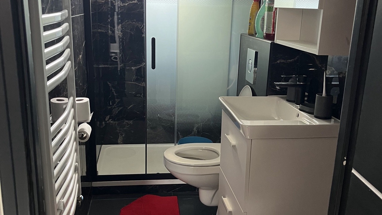 Photo of Bathroom in Carrieres Faucilles - Butte Pinson