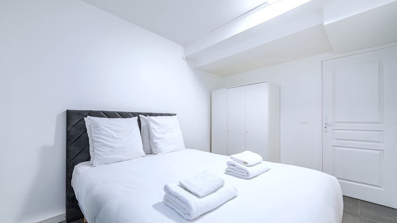 Photo of Bedroom in Les Lilas