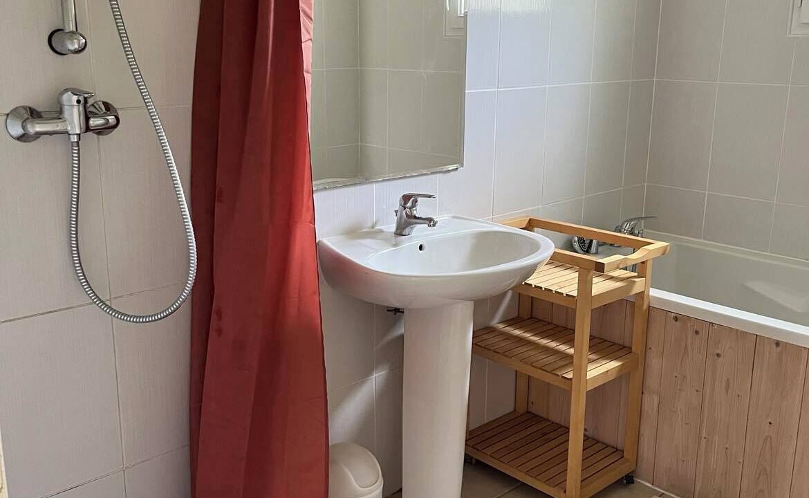 Photo of Bathroom in Saint-Leonard