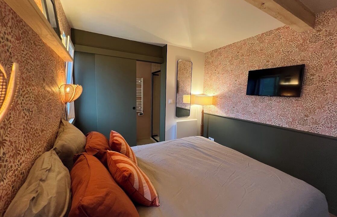 Photo of Bedroom in Longroy