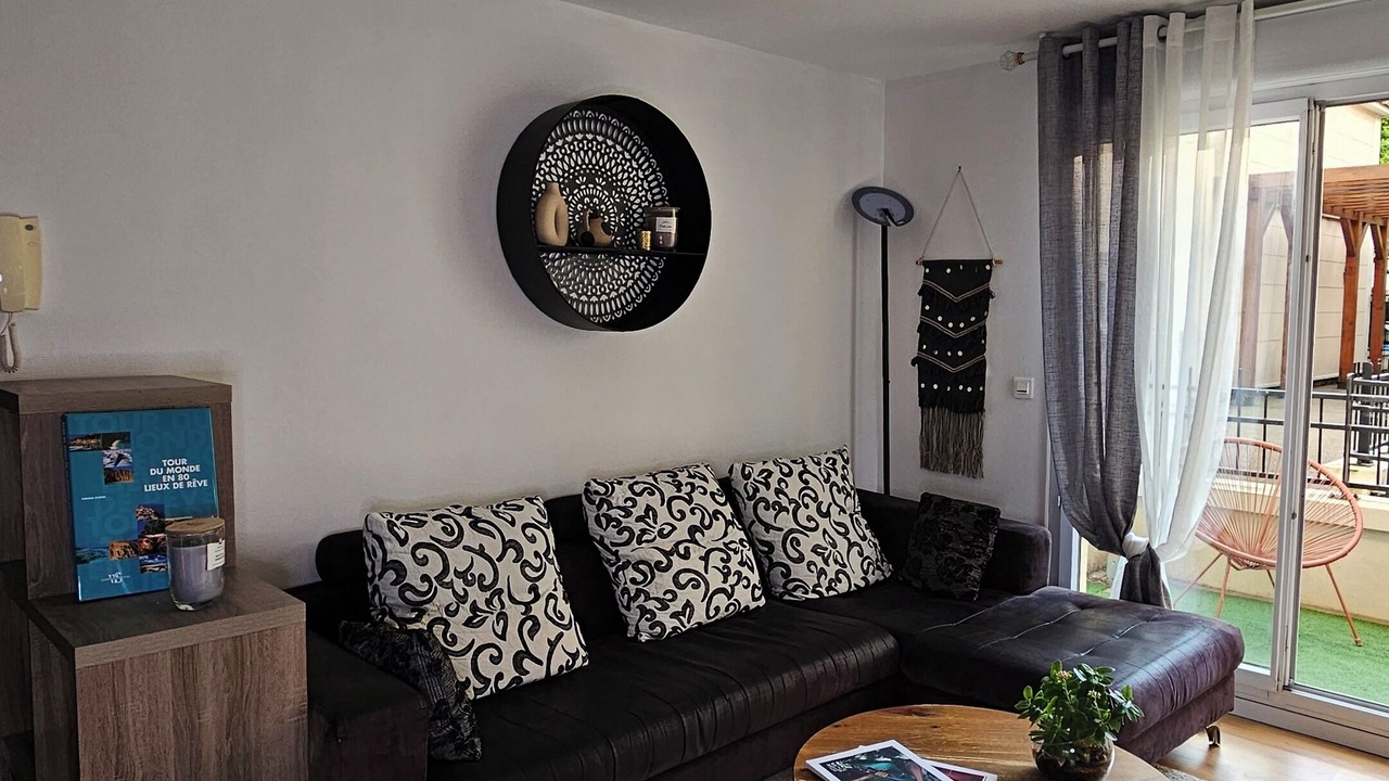 Photo of Livingroom in Bondy