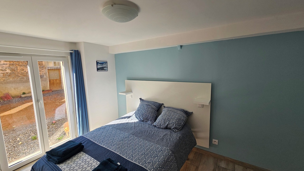 Photo of Bedroom in Aze