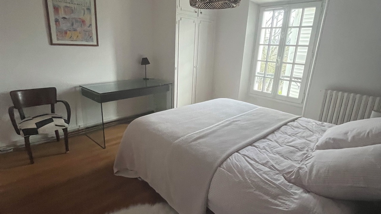Photo of Bedroom in Saint-Remy-les-Chevreuse