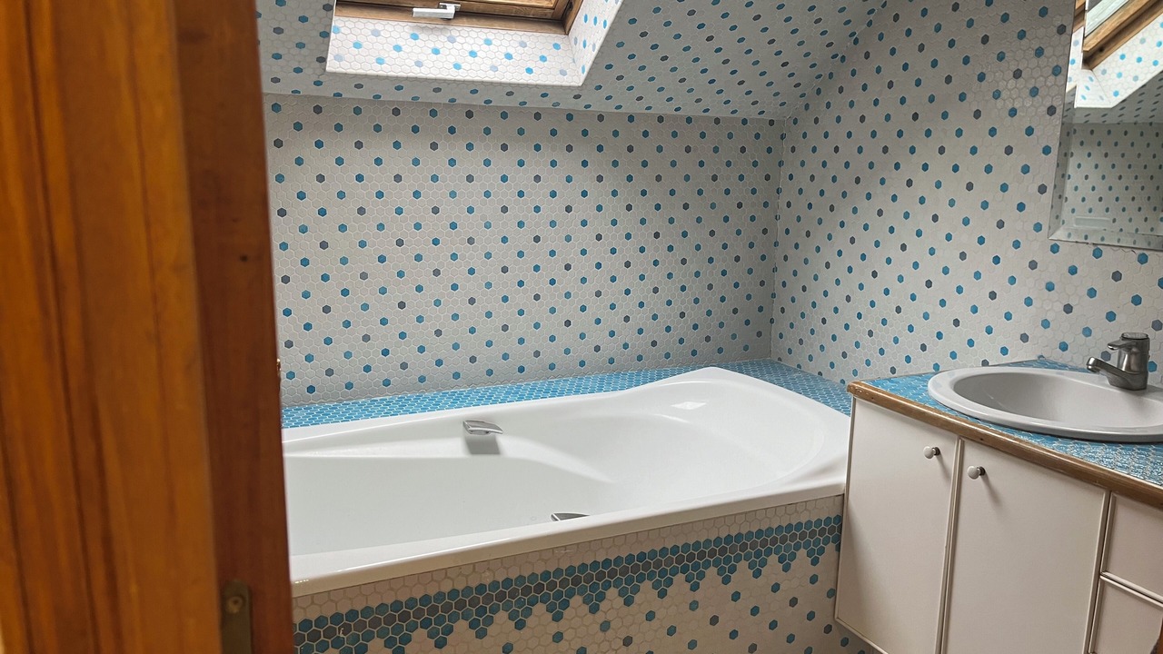 Photo of Bathroom in Saint-Remy-les-Chevreuse