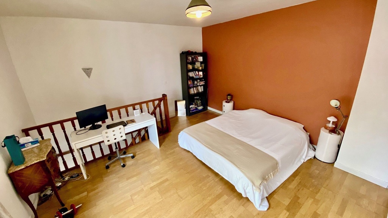 Photo of Bedroom in Saint-Ouen