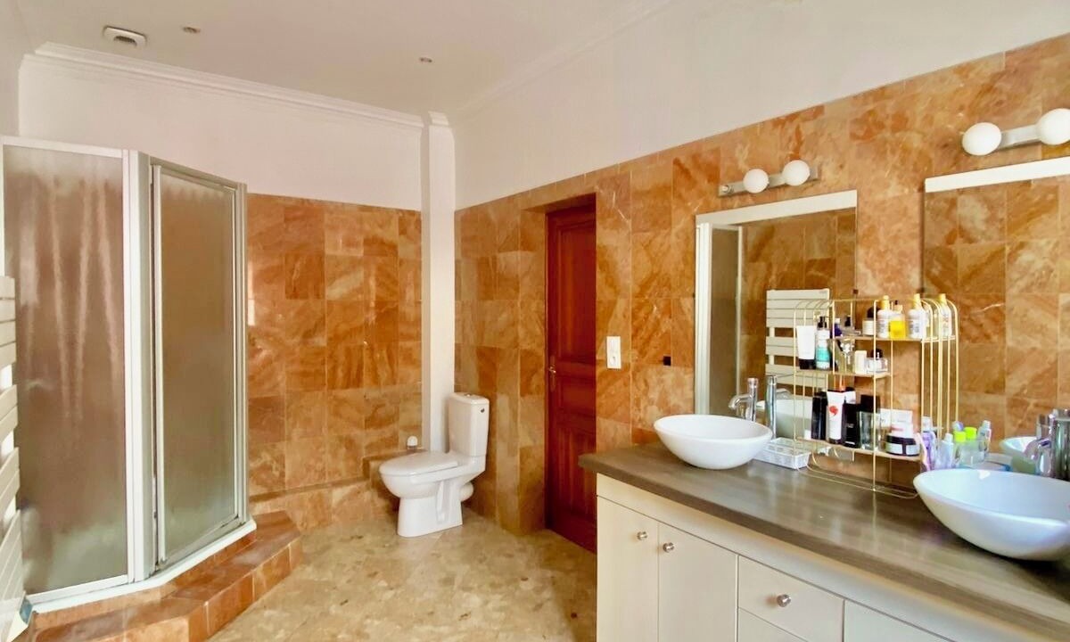 Photo of Bathroom in Saint-Ouen