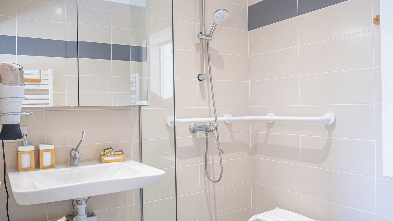 Photo of Bathroom in Paroisse Saint-Quentin Notre-Dame
