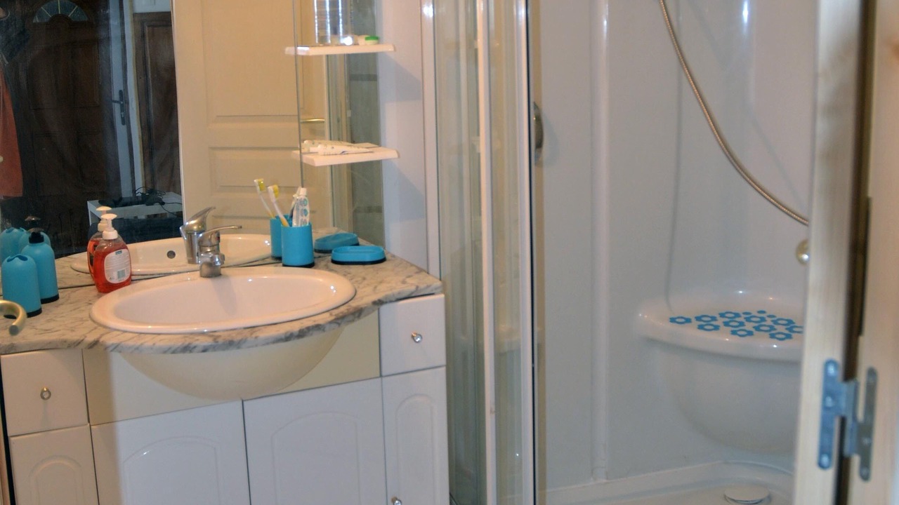 Photo of Bathroom in Saint-Marcel