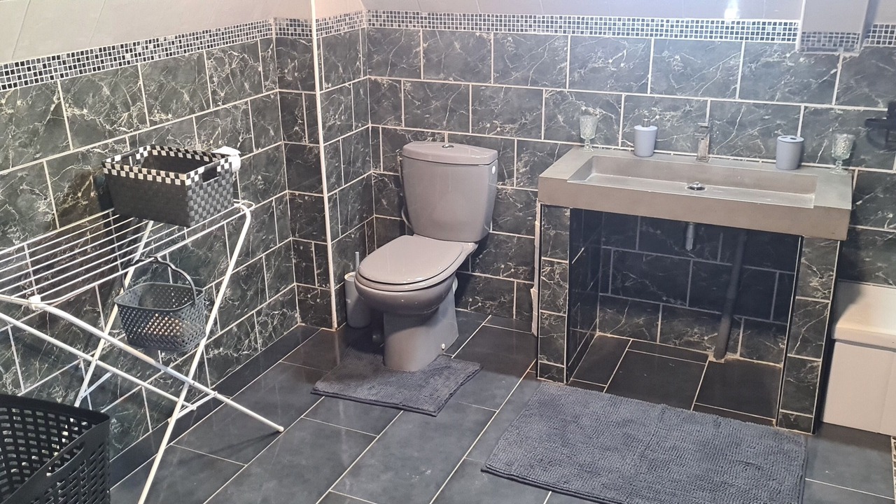 Photo of Bathroom in Auby