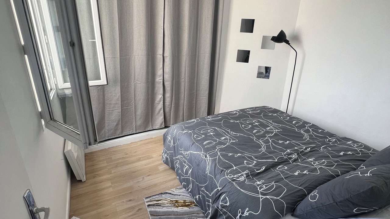 Photo of Bedroom in Colombes