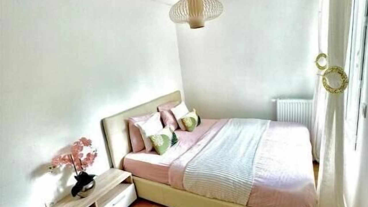 Photo of Bedroom in Saint-Cloud