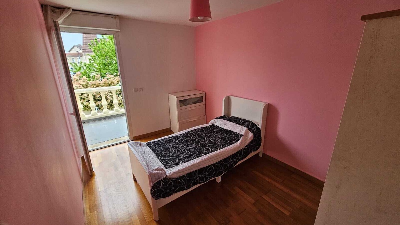 Photo of Bedroom in Le Blanc-Mesnil