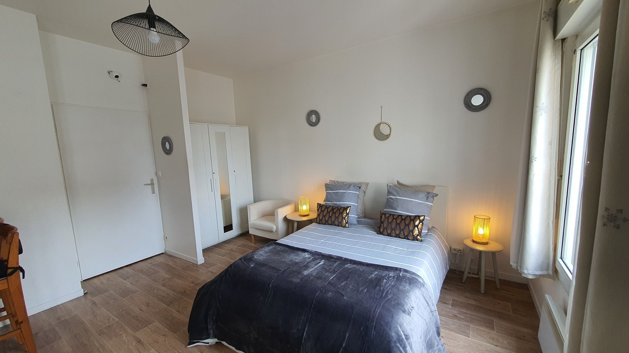 Photo of Bedroom in Villeneuve-Saint-Georges