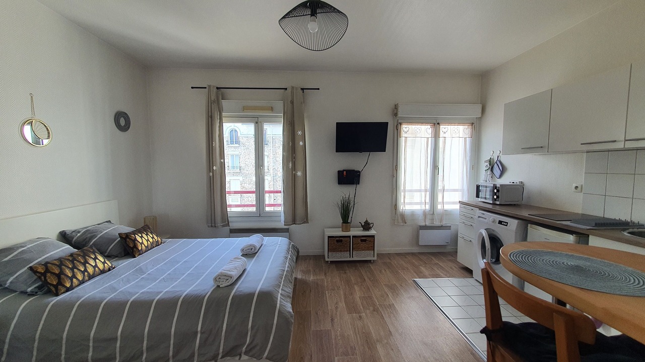 Photo of Bedroom in Villeneuve-Saint-Georges