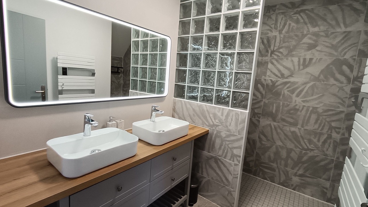 Photo of Bathroom in Dernancourt