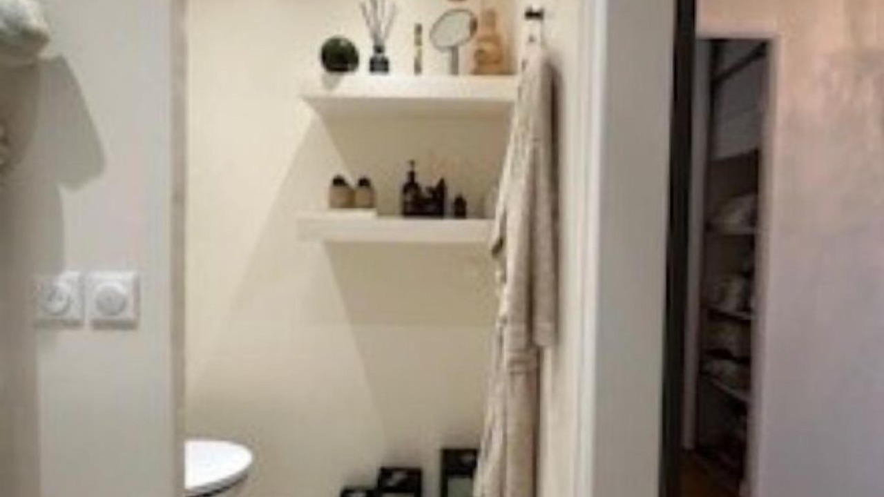 Photo of Bathroom in Saint-Ouen