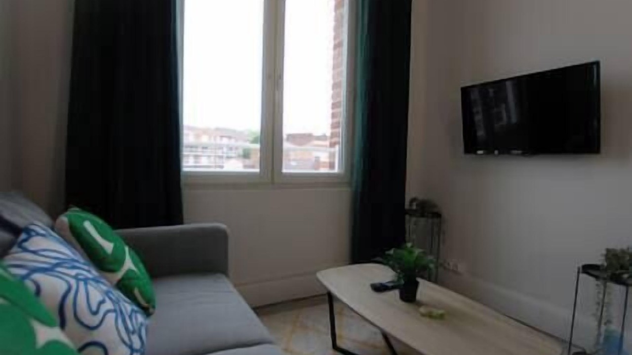 Photo of Livingroom in Lens