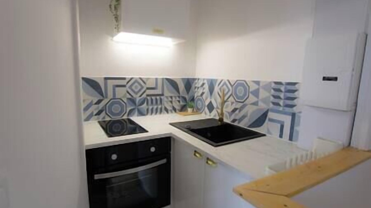 Photo of Kitchen in Lens