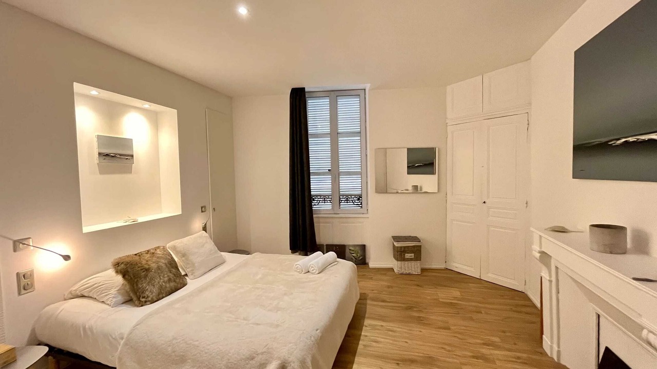 Photo of Bedroom in Meursault