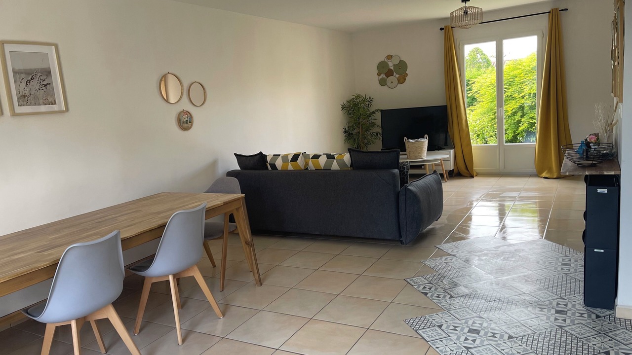 Photo of Livingroom in Boisseuil