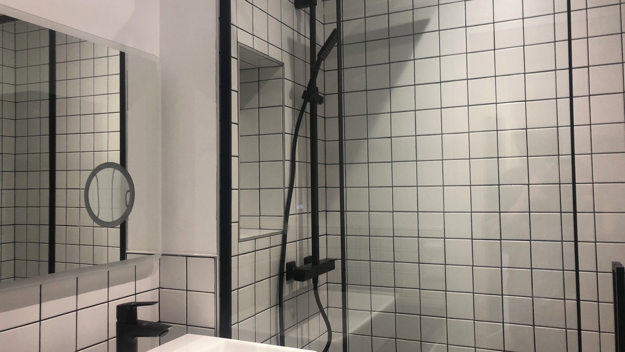 Photo of Bathroom in Saint-Fargeau